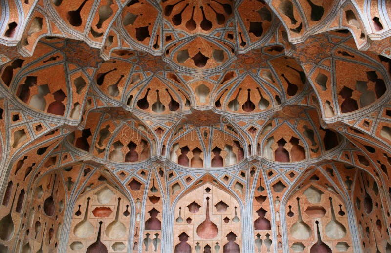 дворец Ирана isfahan купола потолка стоковые изображения дворец Ирана isfahan купола потолка стоковые изображения