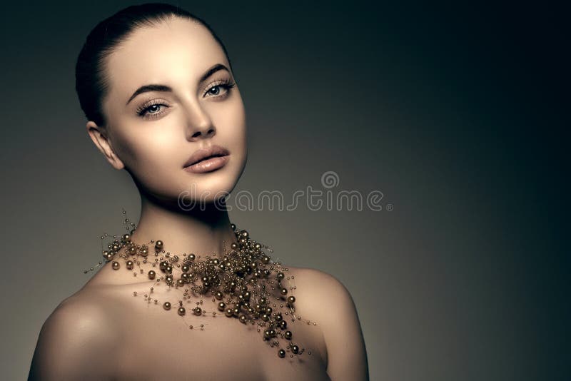 Девушка модели высокой моды Стиль p моды высокой моды женщины красоты стоковые фотографии rf