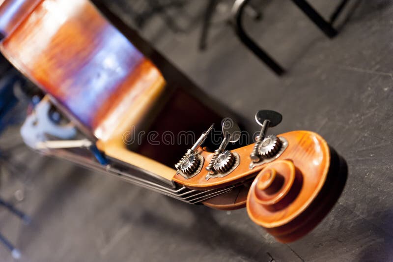 Деталь головы contrabass стоковая фотография Деталь головы contrabass стоковая фотография