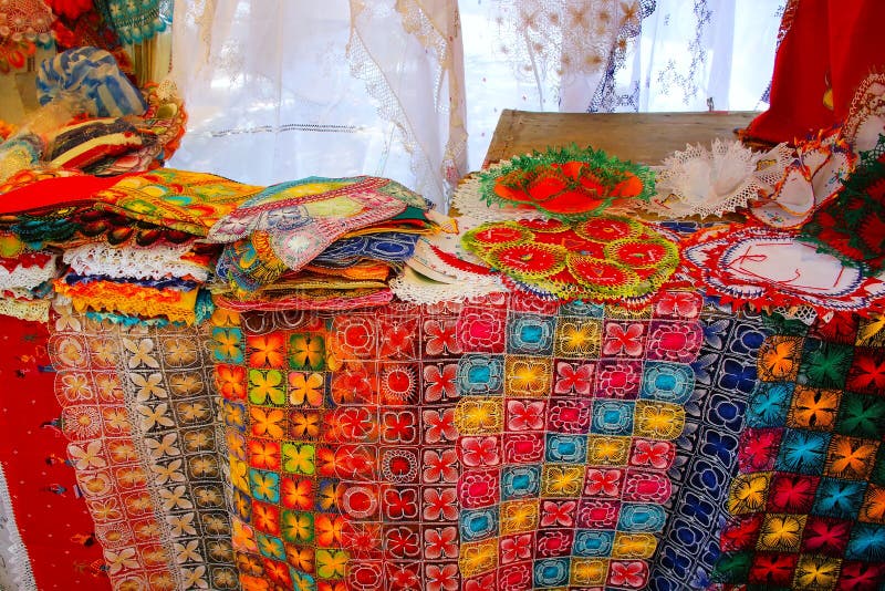 Дисплей nanduti на уличном рынке в Асунсьон, Парагвае стоковое изображение Дисплей nanduti на уличном рынке в Асунсьон, Парагвае стоковое изображение