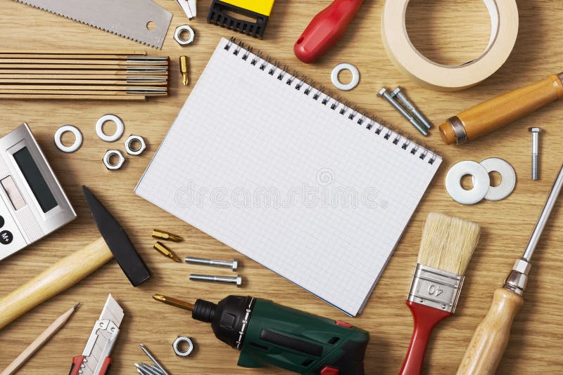 Дом DIY и пустая тетрадь стоковое изображение Дом DIY и пустая тетрадь стоковое изображение