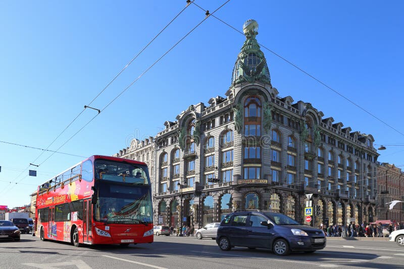 Дом певицы на перспективе Nevsky в Санкт-Петербурге стоковое изображение rf Дом певицы на перспективе Nevsky в Санкт-Петербурге стоковое изображение rf