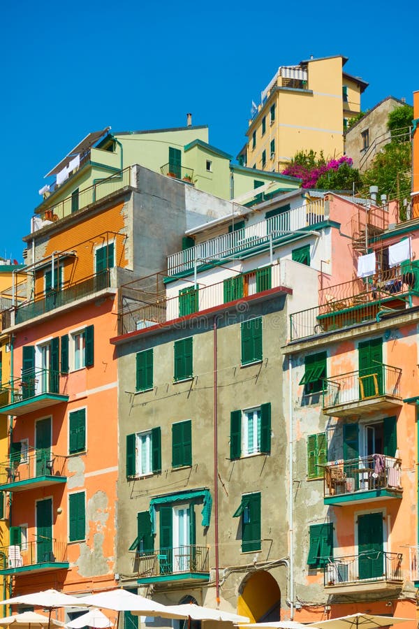 Дома в городке Riomaggiore в Cinque Terre стоковое изображение rf Дома в городке Riomaggiore в Cinque Terre стоковое изображение rf