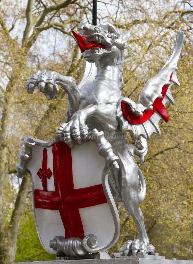 Дракон ` s St. George показывает вход к городу Лондона стоковое фото Дракон ` s St. George показывает вход к городу Лондона стоковое фото