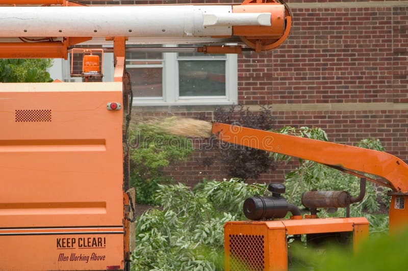 древесина chipper действия стоковые фотографии rf древесина chipper действия стоковые фотографии rf