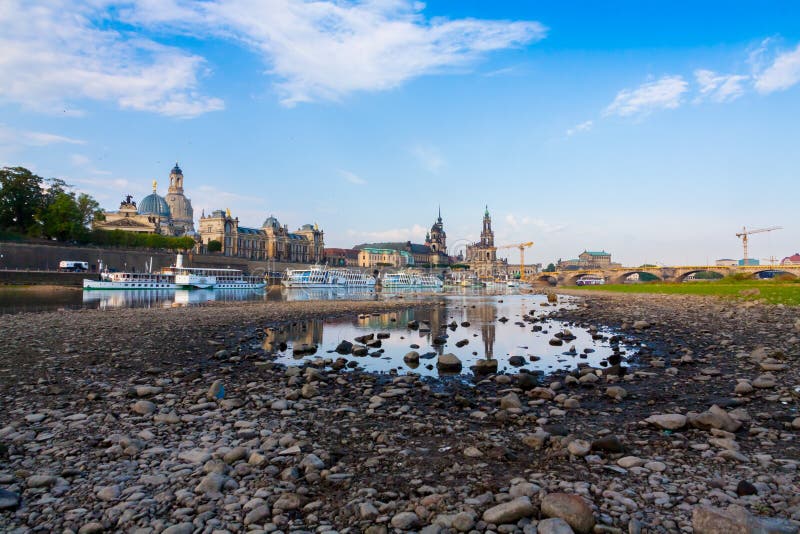 Дрезден с меньше уровня воды стоковая фотография rf