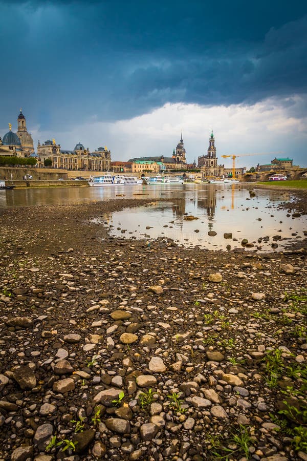 Дрезден с меньше уровня воды стоковое изображение rf