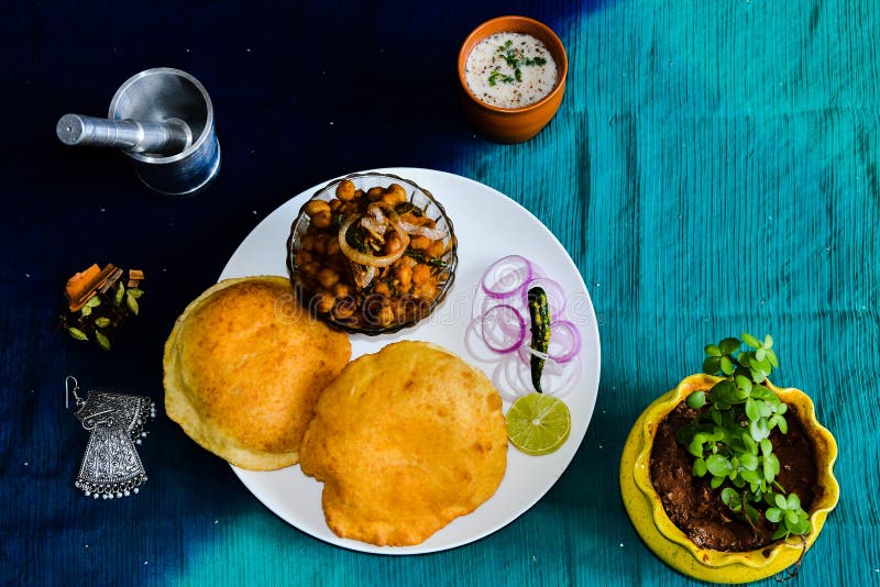 Еда punjabi bhature chole стоковые фотографии rf