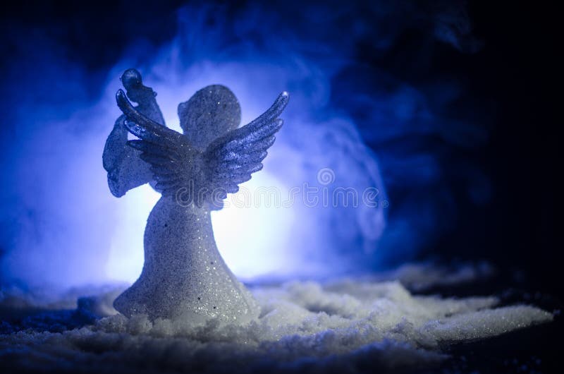 Ель диаграммы и стекла xmas Анджела рождества стеклянная, рождественская елка, docorative элементы на темной предпосылке рождеств стоковые фото