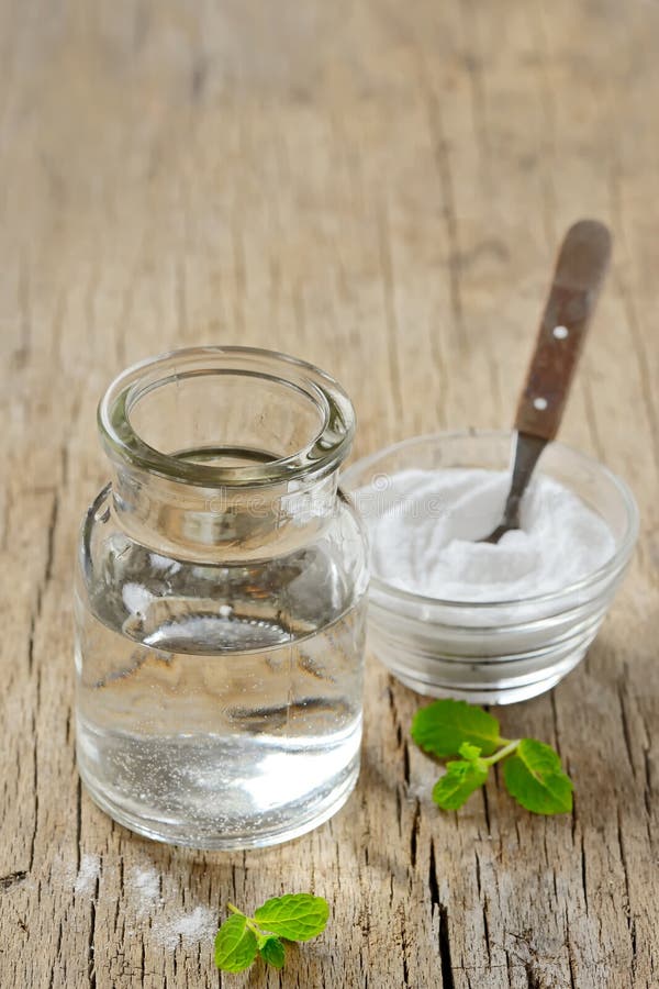 Homemade All Natural Peppermint and Bicarbonate Mouthwash. Homemade All Natural Peppermint and Bicarbonate Mouthwash