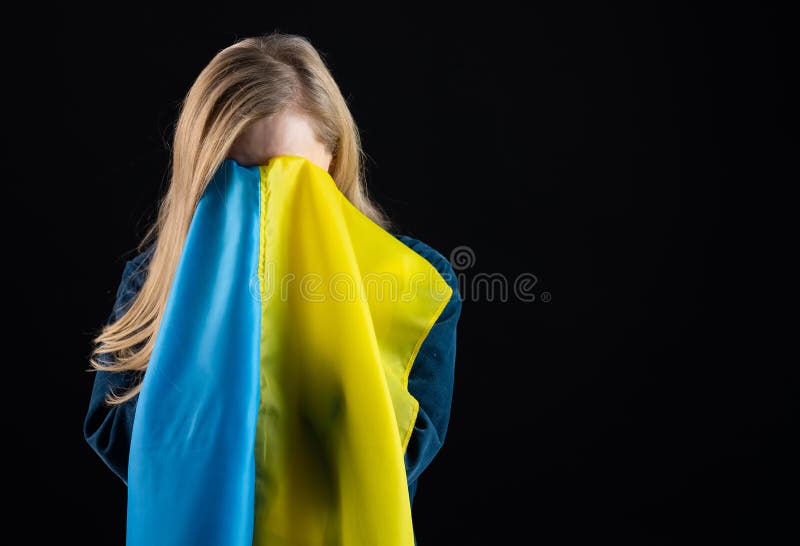 женщина плачет по-украински стоковое изображение