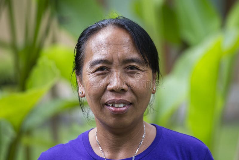Женщина портрета балийская в местном рынке в Ubud, Бали, Индонезии стоковое изображение Женщина портрета балийская в местном рынке в Ubud, Бали, Индонезии стоковое изображение