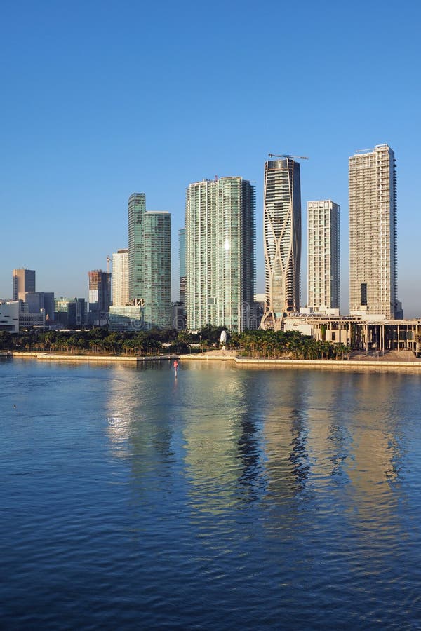 Жилые башни на заливе Biscayne, Майами стоковые изображения Жилые башни на заливе Biscayne, Майами стоковые изображения