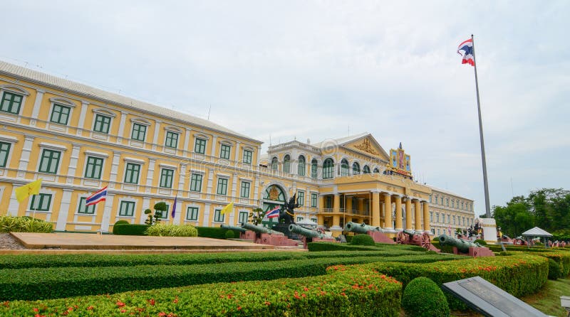 Здание Министерства Обороны в Бангкоке, Таиланде стоковая фотография rf Здание Министерства Обороны в Бангкоке, Таиланде стоковая фотография rf