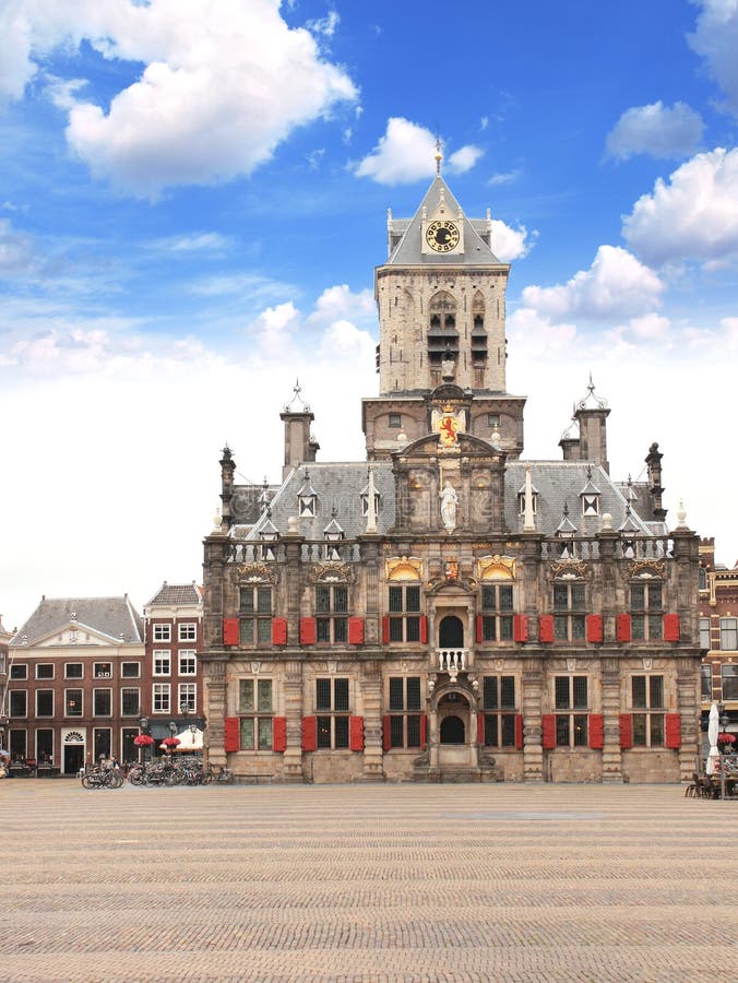 Здание совету & x28; Stadhuis& x29; , Центральная площадь, Делфт, Нидерланды стоковое изображение Здание совету & x28; Stadhuis& x29; , Центральная площадь, Делфт, Нидерланды стоковое изображение