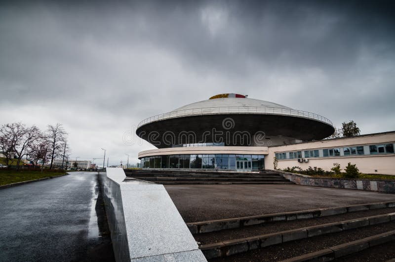 Здание цирка города стоковая фотография Здание цирка города стоковая фотография