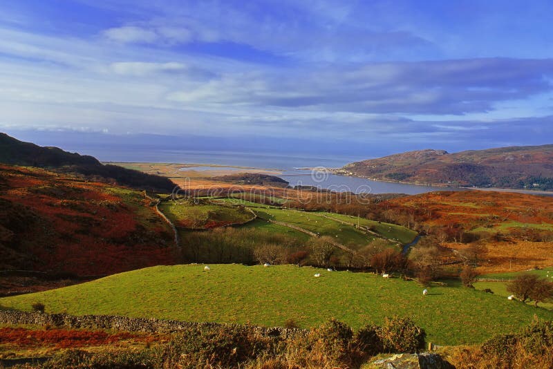 Залив Barmouth от Cregennen, Уэльса стоковое фото rf Залив Barmouth от Cregennen, Уэльса стоковое фото rf