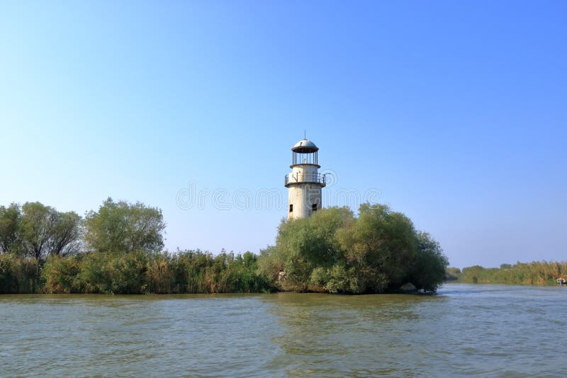 заброшенный маяк в Данубе-дельте в сулине в Романии стоковые фотографии rf