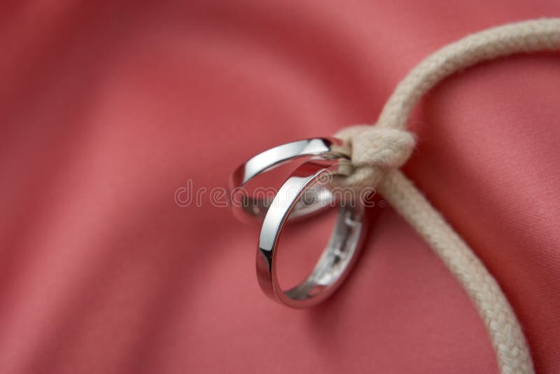 завязанные кольца wedding стоковые изображения rf
