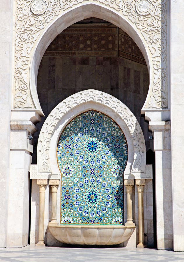 Закройте вверх арабской архитектуры мечеть короля casablanca hassan ii стоковые изображения rf Закройте вверх арабской архитектуры мечеть короля casablanca hassan ii стоковые изображения rf
