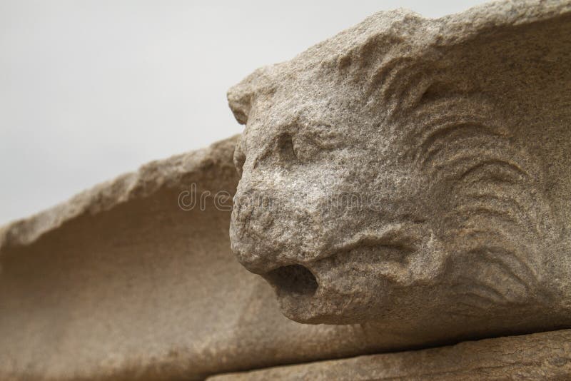 Закройте вверх статуи на острове Delos Греции стоковое изображение Закройте вверх статуи на острове Delos Греции стоковое изображение