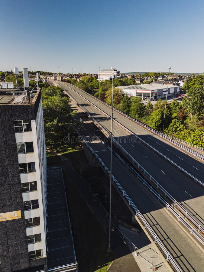 Закрыто шоссе A167, опасная дорога должна быть снесена. Закрыть стоковая фотография rf