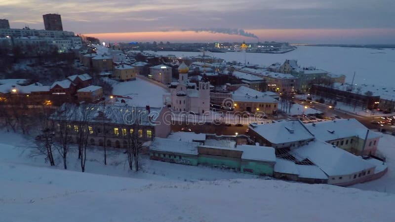 Заход солнца зимы в Nizhny Novgorod России