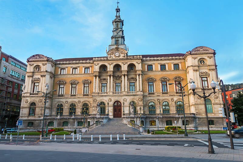 Здание муниципалитет в Бильбао, Бискайе стоковое изображение rf Здание муниципалитет в Бильбао, Бискайе стоковое изображение rf