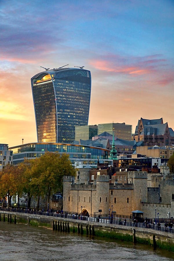 Здание рации улицы 20 Fenchurch - Лондон, Великобритания стоковая фотография rf Здание рации улицы 20 Fenchurch - Лондон, Великобритания стоковая фотография rf
