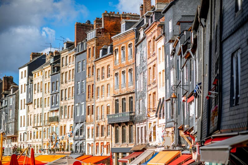 Здания в городке Honfleur, Франции стоковое фото rf Здания в городке Honfleur, Франции стоковое фото rf
