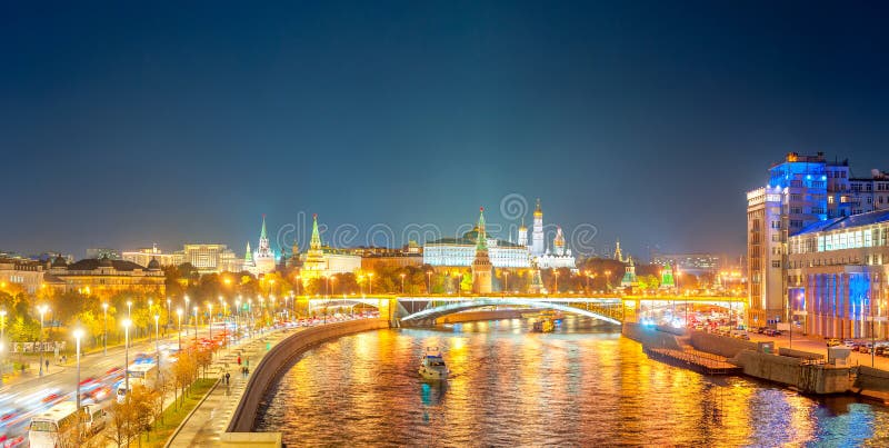 зима панорамного взгляда kremlin moscow стоковая фотография rf зима панорамного взгляда kremlin moscow стоковая фотография rf