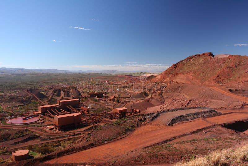 Зона западная Австралия Pilbara минно-заградительных операций железной руды стоковое изображение Зона западная Австралия Pilbara минно-заградительных операций железной руды стоковое изображение
