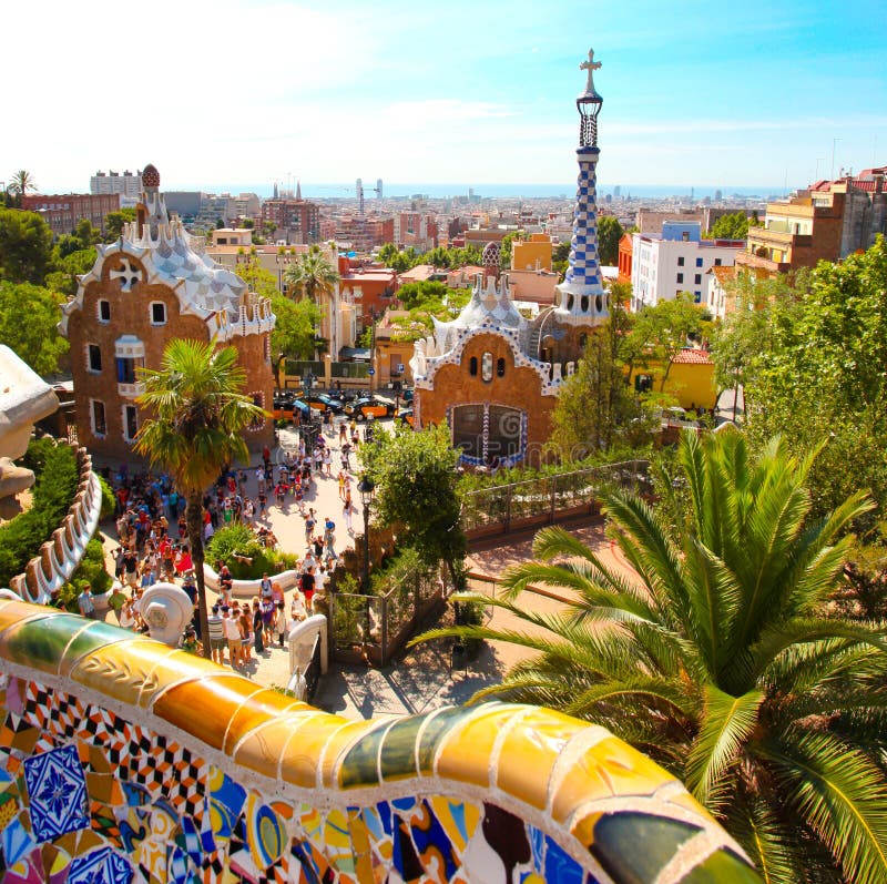 Известный парк Guell лета в Барселона стоковое фото Известный парк Guell лета в Барселона стоковое фото