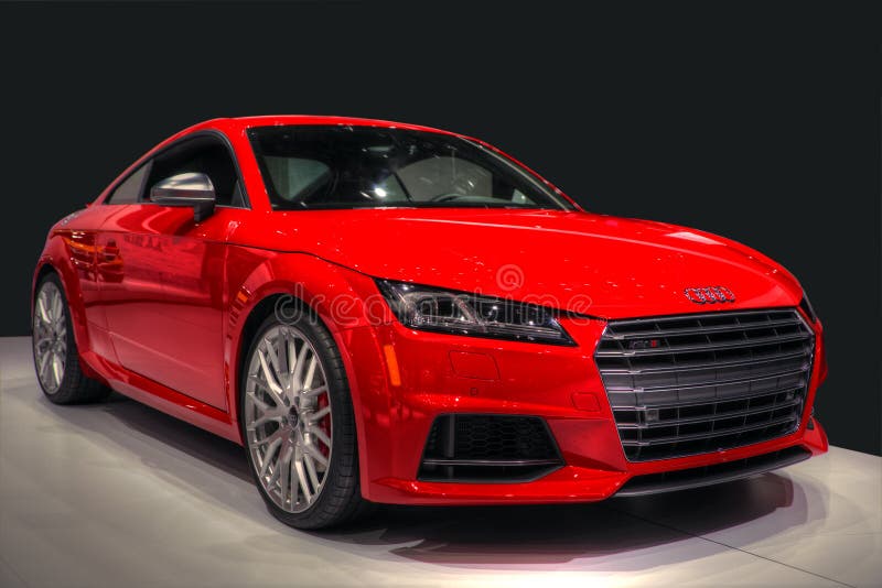 Изолированный автомобиль спорт Audi стоковые фото Изолированный автомобиль спорт Audi стоковые фото