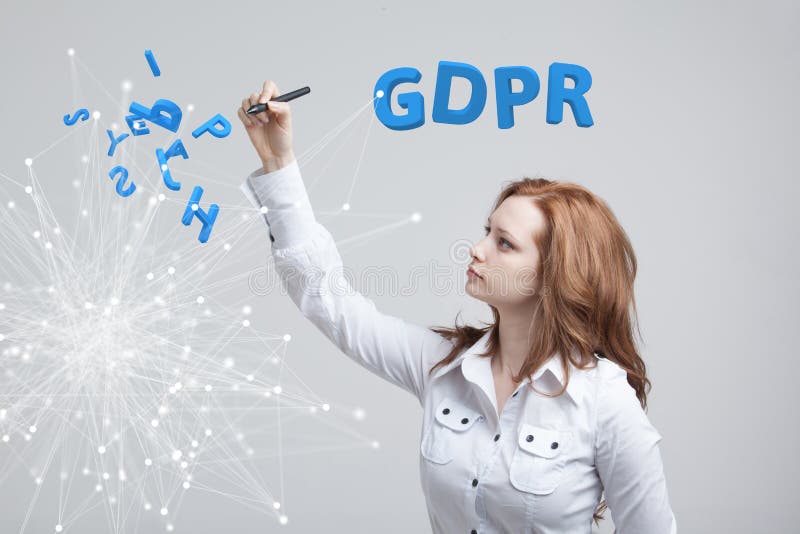 Изображение концепции GDPR Общая регулировка защиты данных, защита личных данных Молодая женщина работая с стоковое фото Изображение концепции GDPR Общая регулировка защиты данных, защита личных данных Молодая женщина работая с стоковое фото