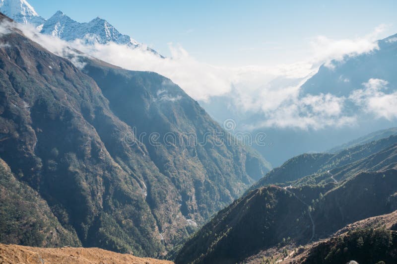 изумительный ландшафт гор, Непал, Sagarmatha, стоковое фото rf изумительный ландшафт гор, Непал, Sagarmatha, стоковое фото rf