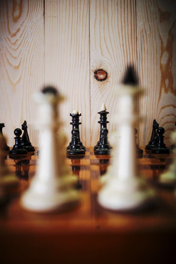 иллюстрация chessboard шахмат предпосылки соединяет белизну Черные король и ферзь перед белизной стоковые фото иллюстрация chessboard шахмат предпосылки соединяет белизну Черные король и ферзь перед белизной стоковые фото