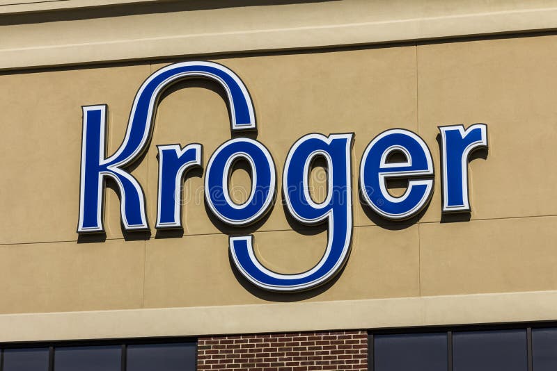 Индианаполис - около ноябрь 2016: Супермаркет Kroger Kroger Co один из розничных торговцев бакалеи мира самых больших IV стоковая фотография Индианаполис - около ноябрь 2016: Супермаркет Kroger Kroger Co один из розничных торговцев бакалеи мира самых больших IV стоковая фотография