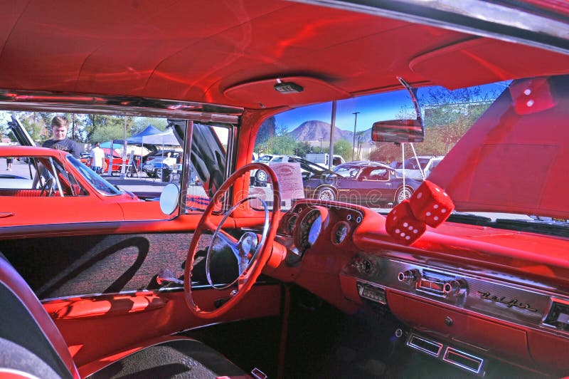Интерьер 1957 Aire бела Chevy стоковое фото rf Интерьер 1957 Aire бела Chevy стоковое фото rf