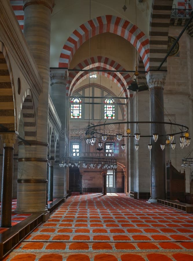 Интерьер мечети мечети Sultanahmet голубой в Стамбуле, Турции стоковая фотография rf Интерьер мечети мечети Sultanahmet голубой в Стамбуле, Турции стоковая фотография rf