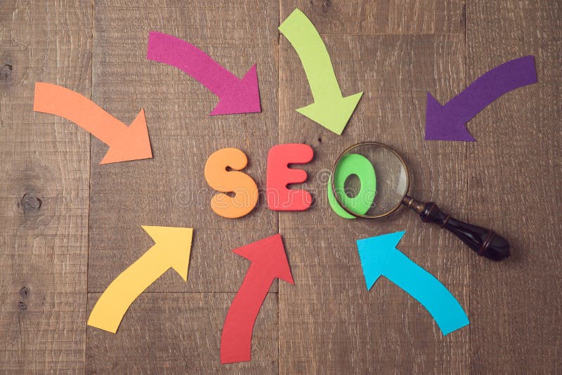Искать вебсайт и содержание концепцией ранжировки SEO стоковые изображения rf Искать вебсайт и содержание концепцией ранжировки SEO стоковые изображения rf