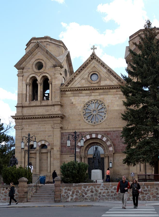 Историческая базилика собора Св.а Франциск Св. Франциск Assisi в Санта-Фе стоковые фото Историческая базилика собора Св.а Франциск Св. Франциск Assisi в Санта-Фе стоковые фото