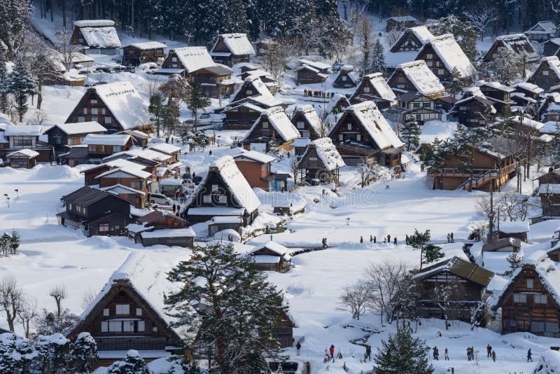 Историческая деревня Shirakawa-идет в зиму стоковые фотографии rf