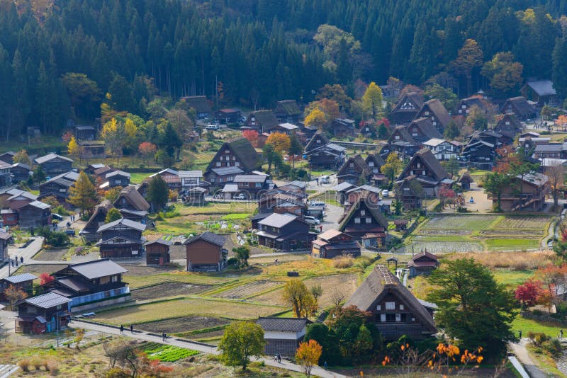 Историческая деревня Shirakawa-идет в осень стоковое фото