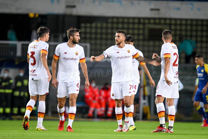 итальянская футбольная сэри матч хеллас верона fc против как рома стоковые изображения rf