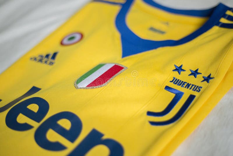 Итальянский jersey клуба FC Juventus Турина футбола стоковое изображение rf