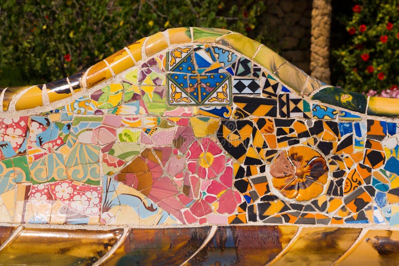 Керамический парк Guell - Барселона Испания стенда стоковые фотографии rf Керамический парк Guell - Барселона Испания стенда стоковые фотографии rf