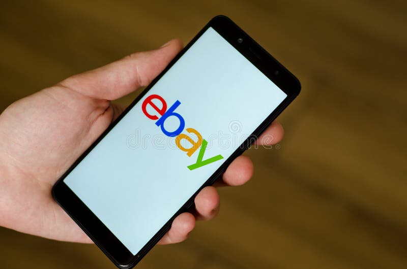 Киев, Украина 12-ое июля 2018: логотип eBay на примечании 5 Xiaomi Redmi экрана стоковая фотография rf Киев, Украина 12-ое июля 2018: логотип eBay на примечании 5 Xiaomi Redmi экрана стоковая фотография rf