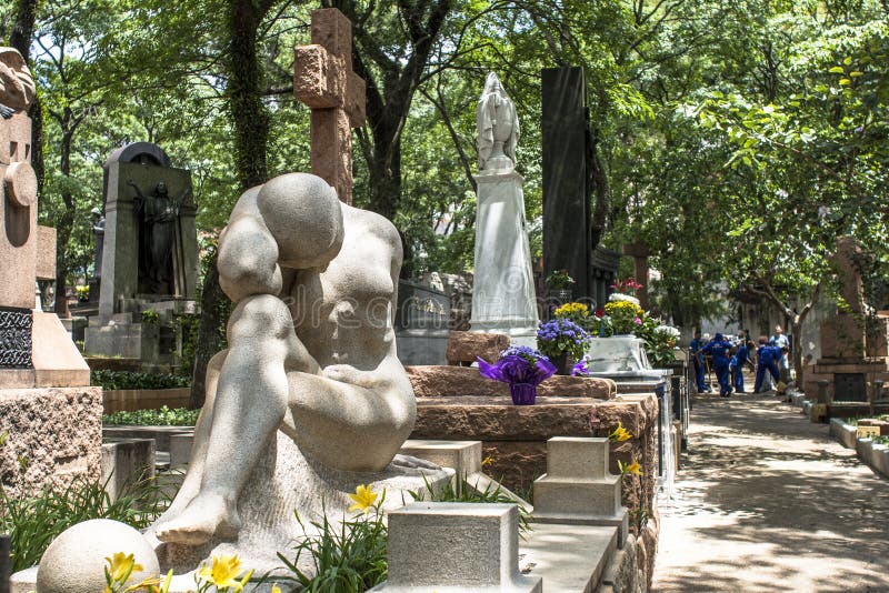 Sao Paulo, Brasil, November 11, 2011. People visit their dead during the day of the deceased in the Cemetery of Consolacao, in the central region of Sao Paulo. Sao Paulo, Brasil, November 11, 2011. People visit their dead during the day of the deceased in the Cemetery of Consolacao, in the central region of Sao Paulo