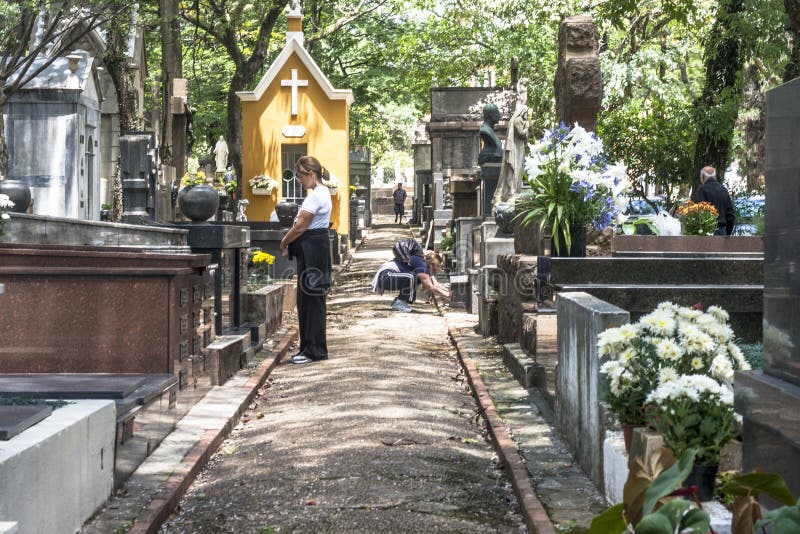 Sao Paulo, Brasil, November 11, 2011. People visit their dead during the day of the deceased in the Cemetery of Consolacao, in the central region of Sao Paulo. Sao Paulo, Brasil, November 11, 2011. People visit their dead during the day of the deceased in the Cemetery of Consolacao, in the central region of Sao Paulo